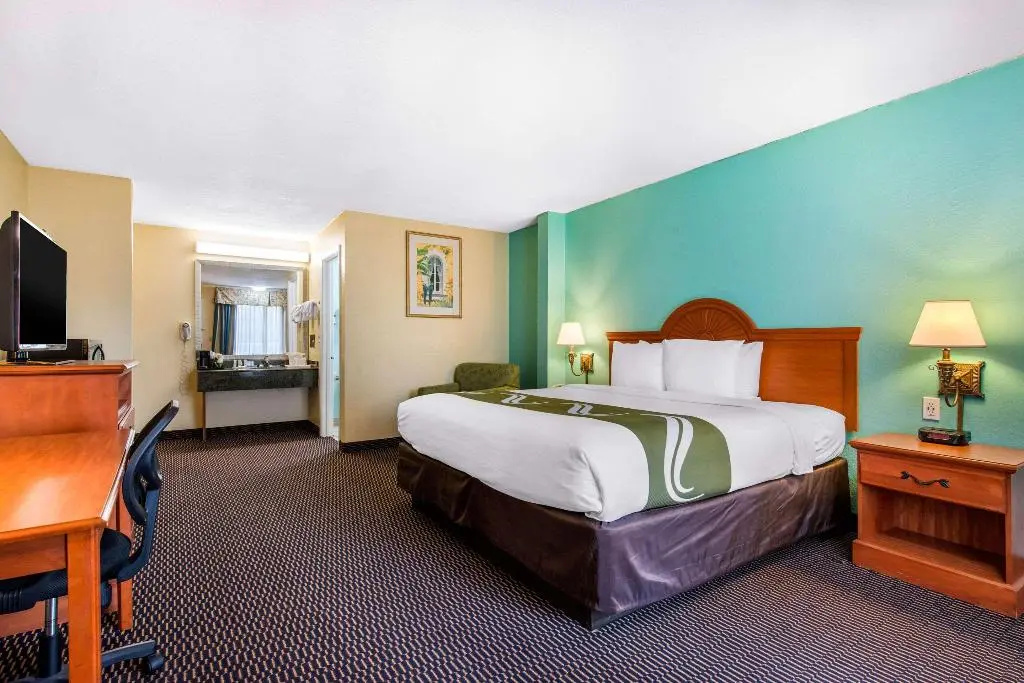 photo 1 of QUALITY INN &amp; SUITES SARASOTA