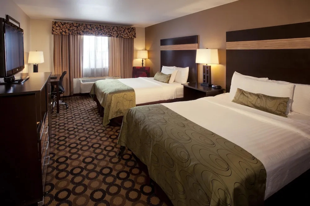 photo 1 of Quality Inn & Suites Emerald Downs