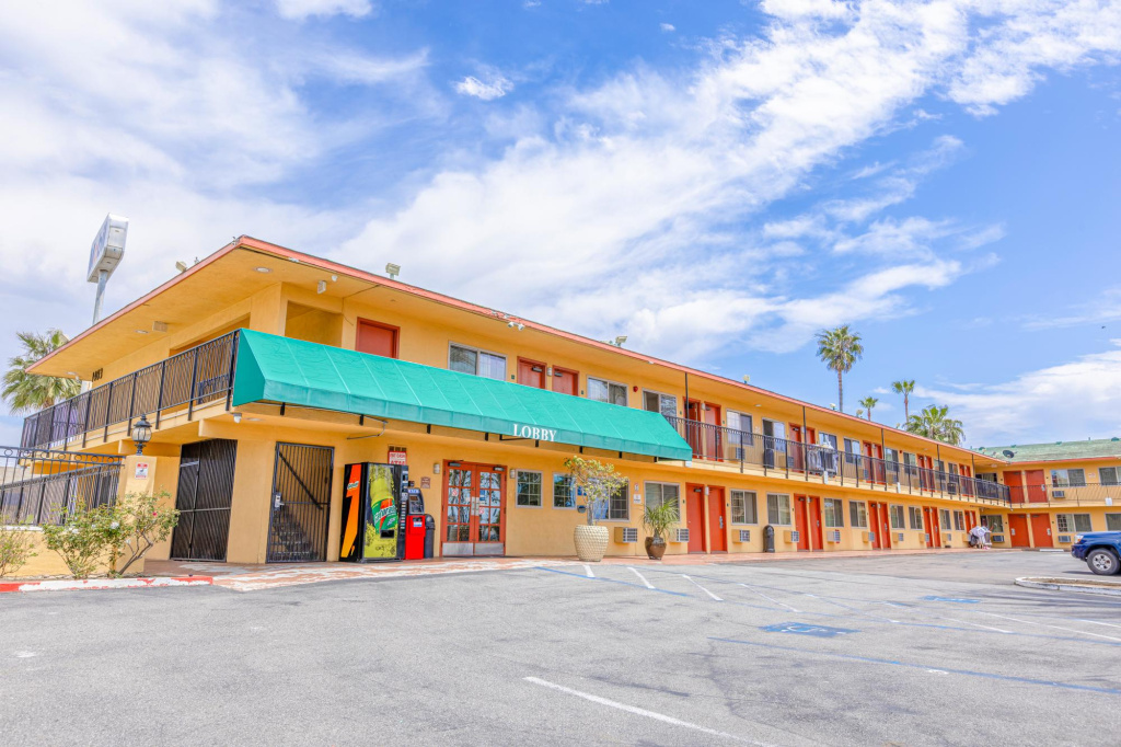 photo 1 of Hotel Avenida - Oceanside Camp Pendleton