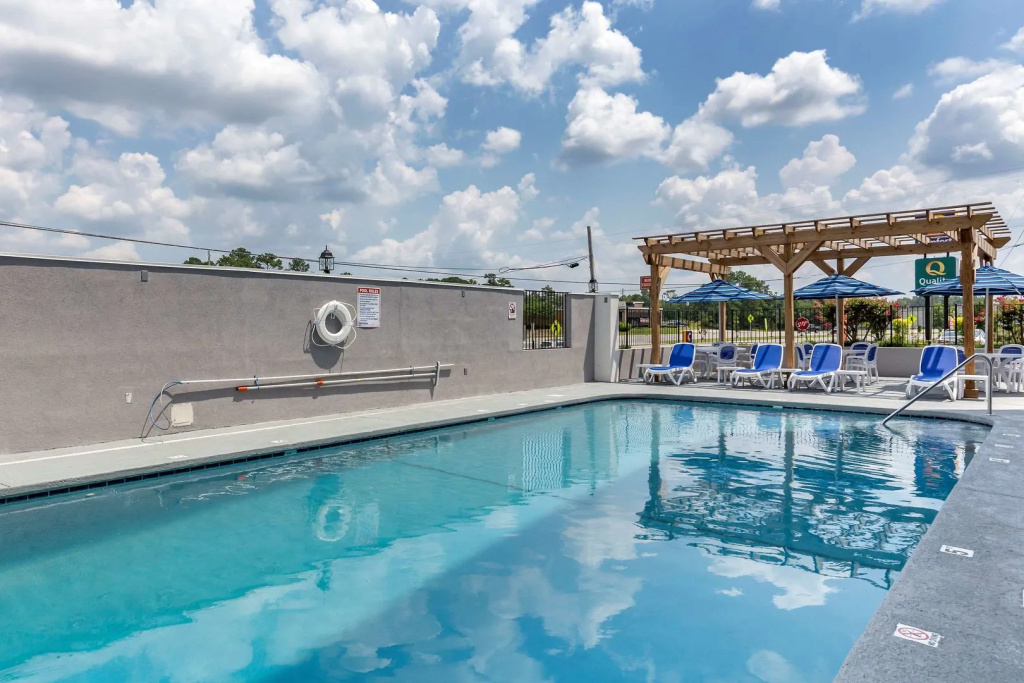 photo 1 of Quality Inn & Suites Spring Lake - Fayetteville Near Fort Liberty