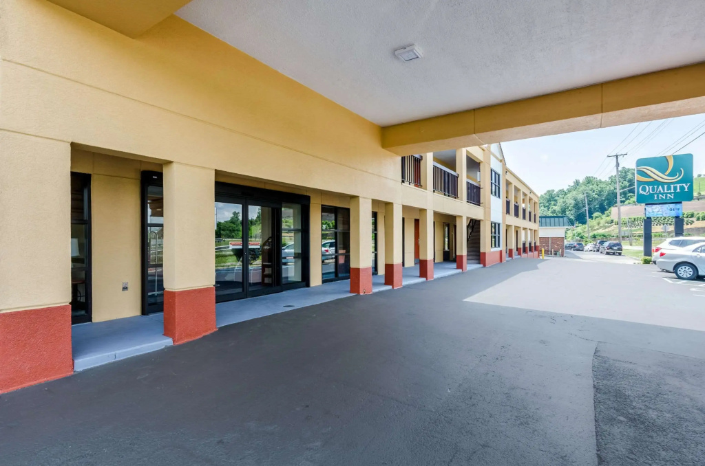 photo 1 of Quality Inn Tanglewood