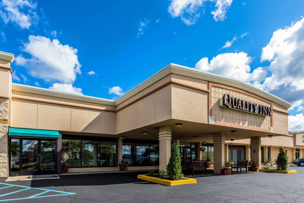 photo 1 of Quality Inn University