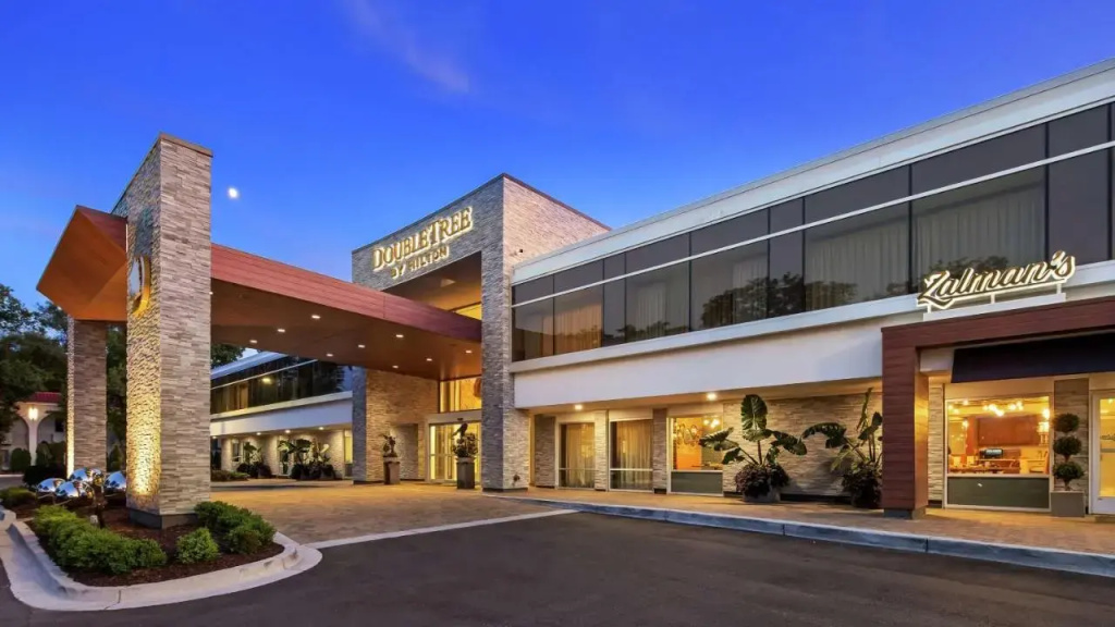photo 1 of The Kingsley Bloomfield Hills - a DoubleTree by Hilton