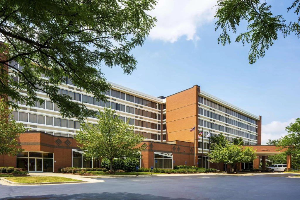 photo 1 of DoubleTree by Hilton Hotel Largo/Washington DC