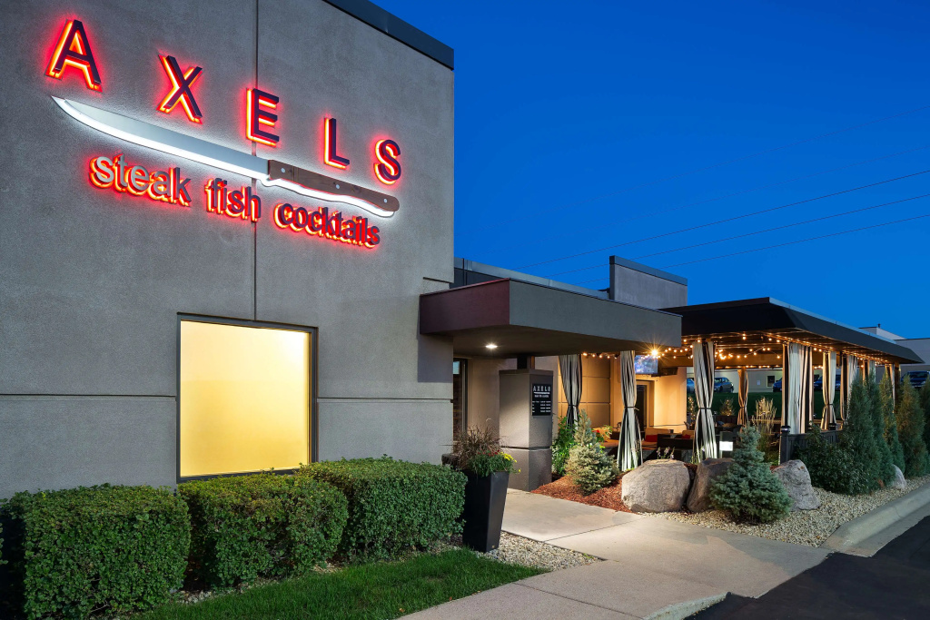 photo 1 of DoubleTree by Hilton Roseville Minneapolis