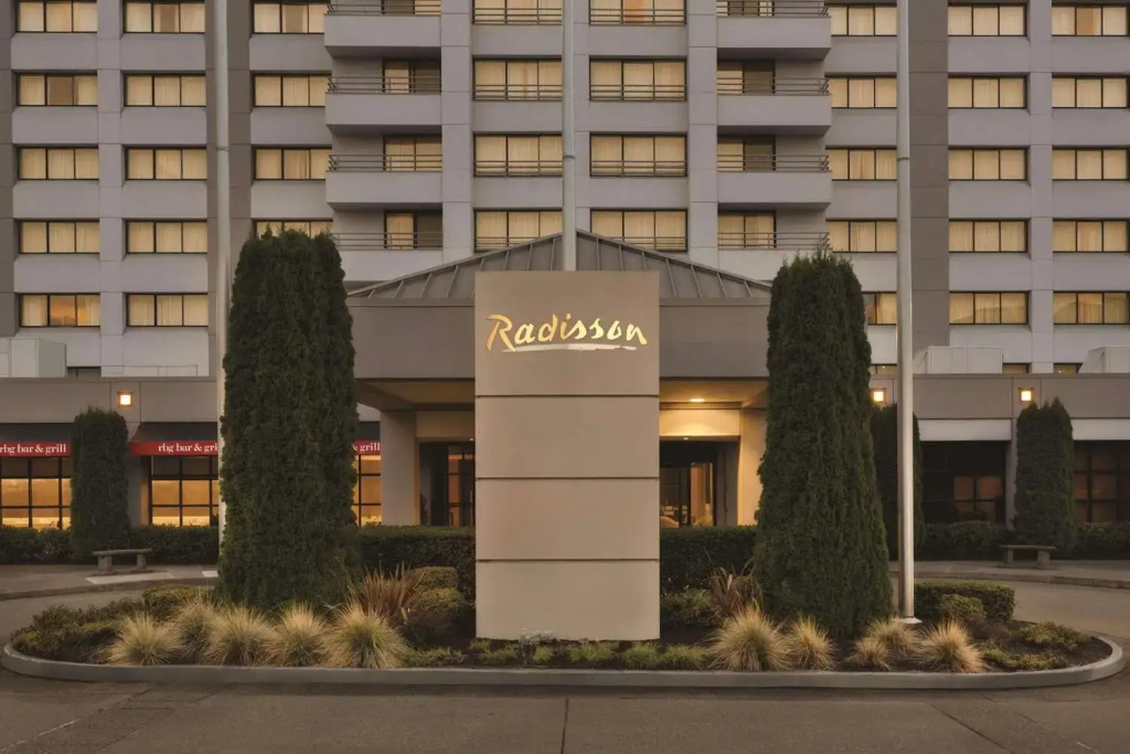 photo 1 of Radisson Hotel Seattle Airport