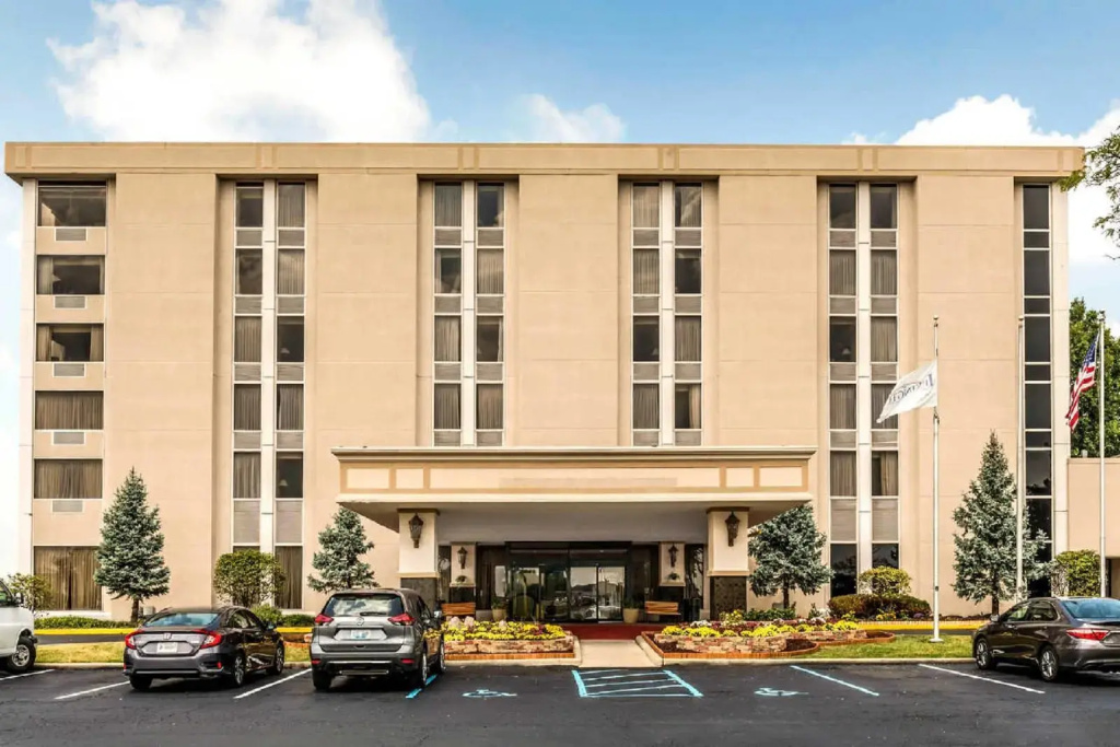 photo 1 of Clarion Hotel Airport