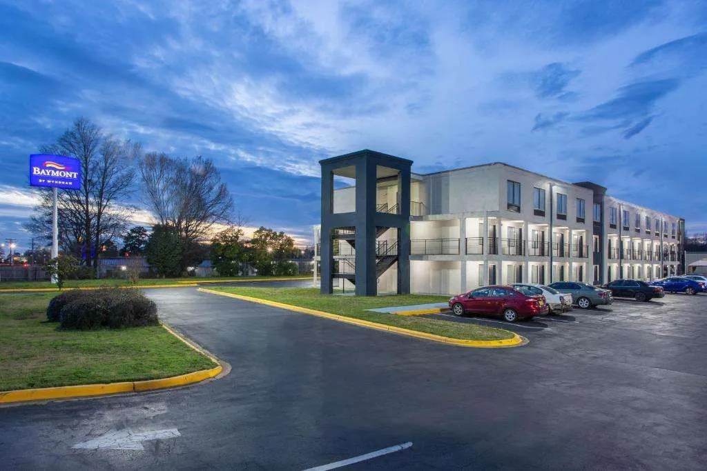 photo 1 of Clarion Pointe