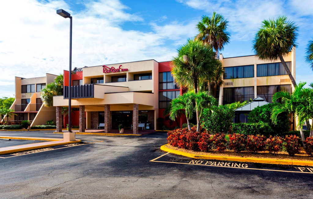 photo 1 of Tropical Palms Hotel