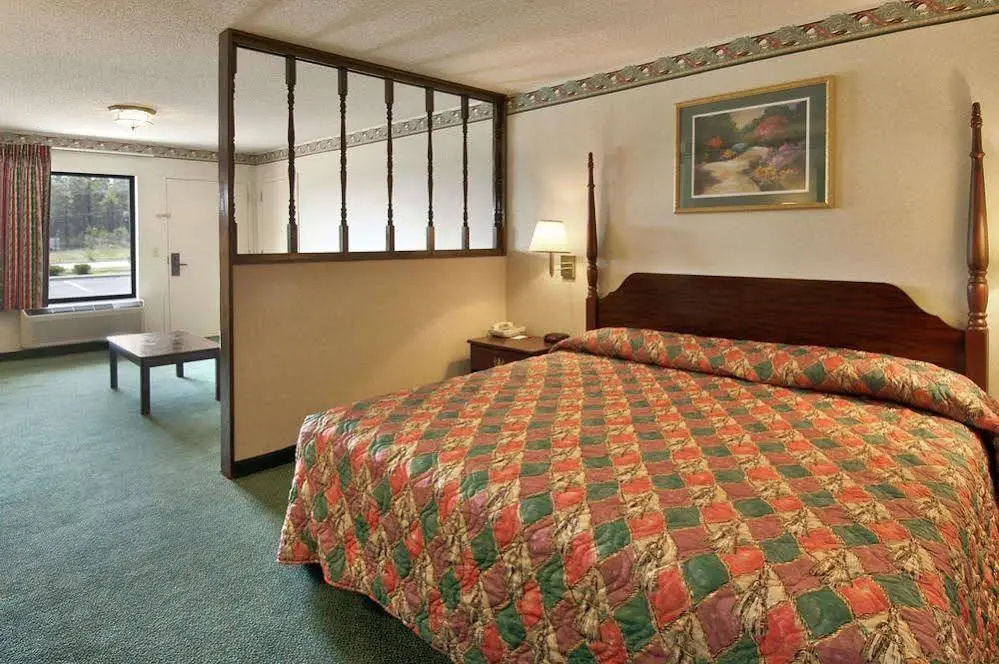 photo 1 of Executive Inn Ridgeway I-77