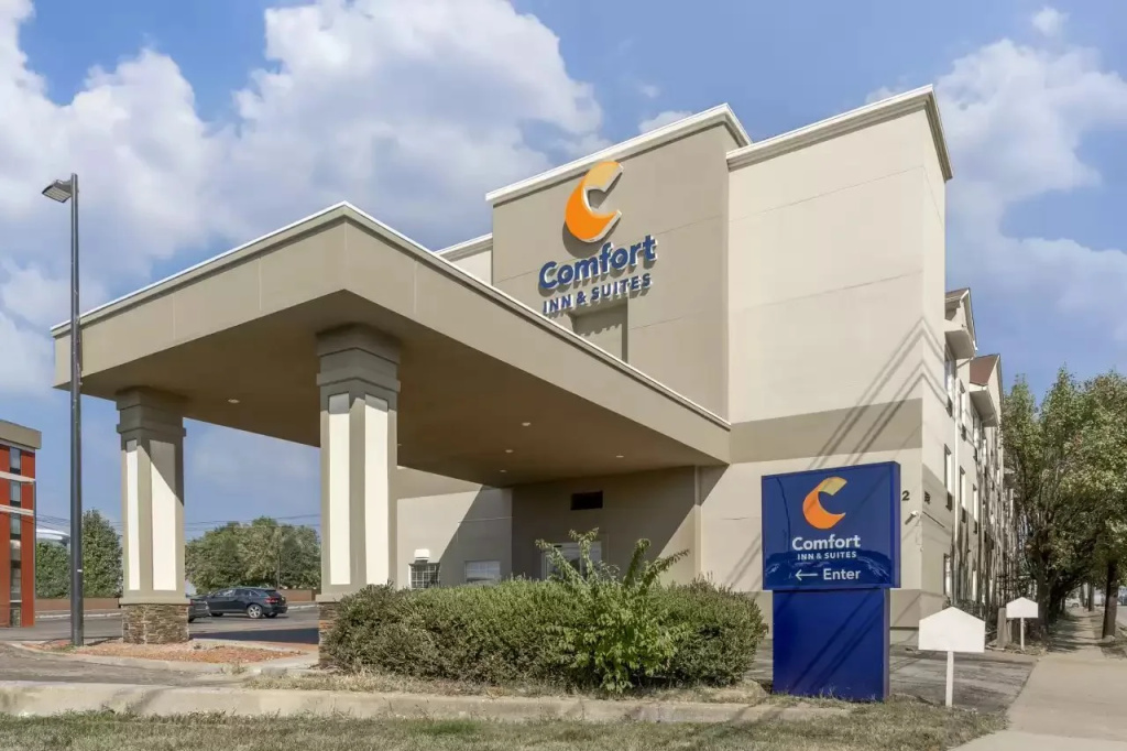 photo 1 of Comfort Inn & Suites Louisville Airport Fair & Expo