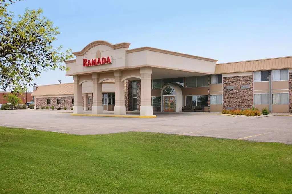 photo 1 of Ramada Marshall