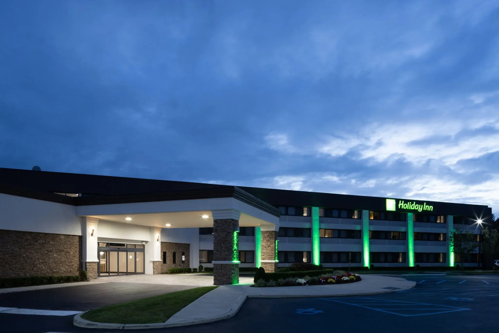 photo 1 of Holiday Inn Long Island-Islip Arpt East by IHG
