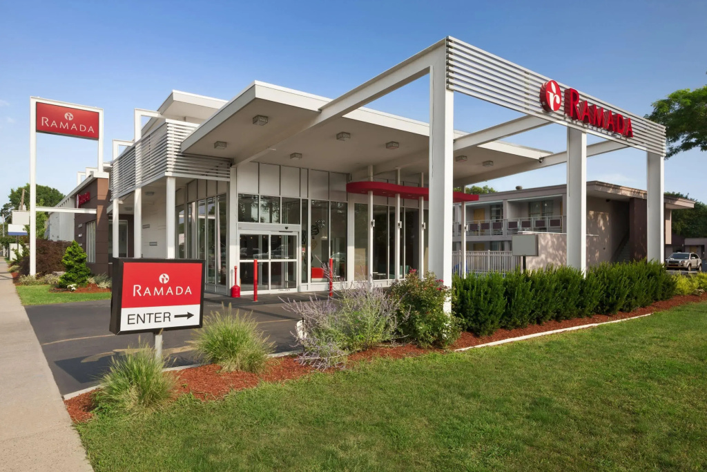 photo 1 of Ramada by Wyndham Rockville Centre