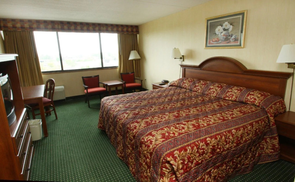 photo 1 of Stratford Hotel & Conference Center