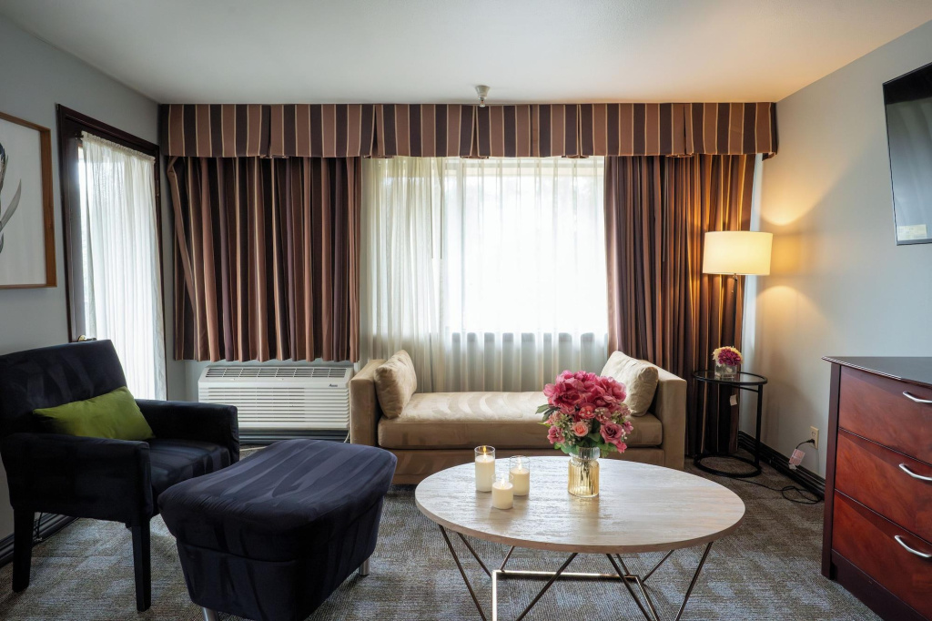 photo 1 of Ramada By Wyndham Tukwila Southcenter
