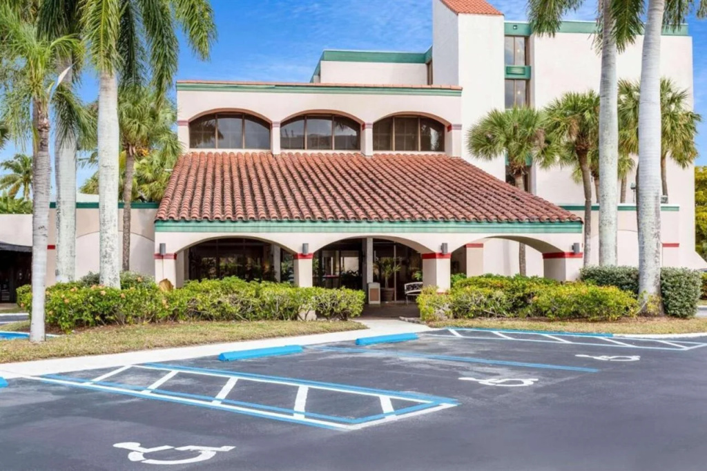 photo 1 of 88 Palms Hotel & Event Center 