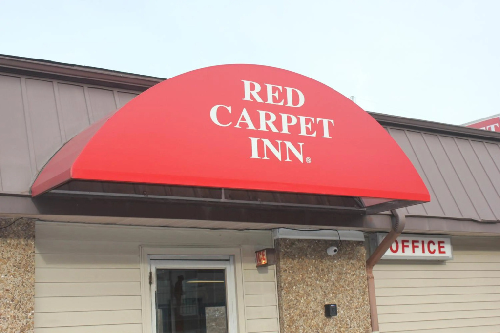 photo 1 of Red Carpet Inn - Louisville