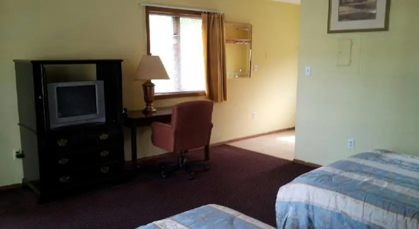 photo 1 of Red Carpet Inn