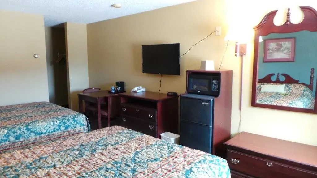 photo 1 of Red Carpet Inn Orchard Park - Buffalo, NY
