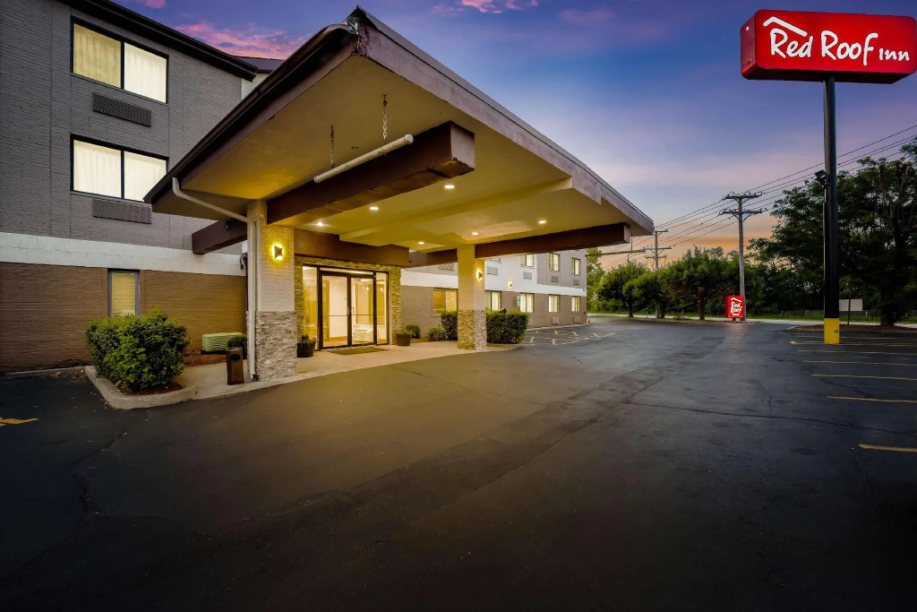 photo 1 of Spark by Hilton Palatine Arlington Heights