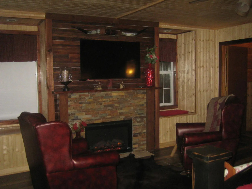 photo 1 of Red Gate Inn