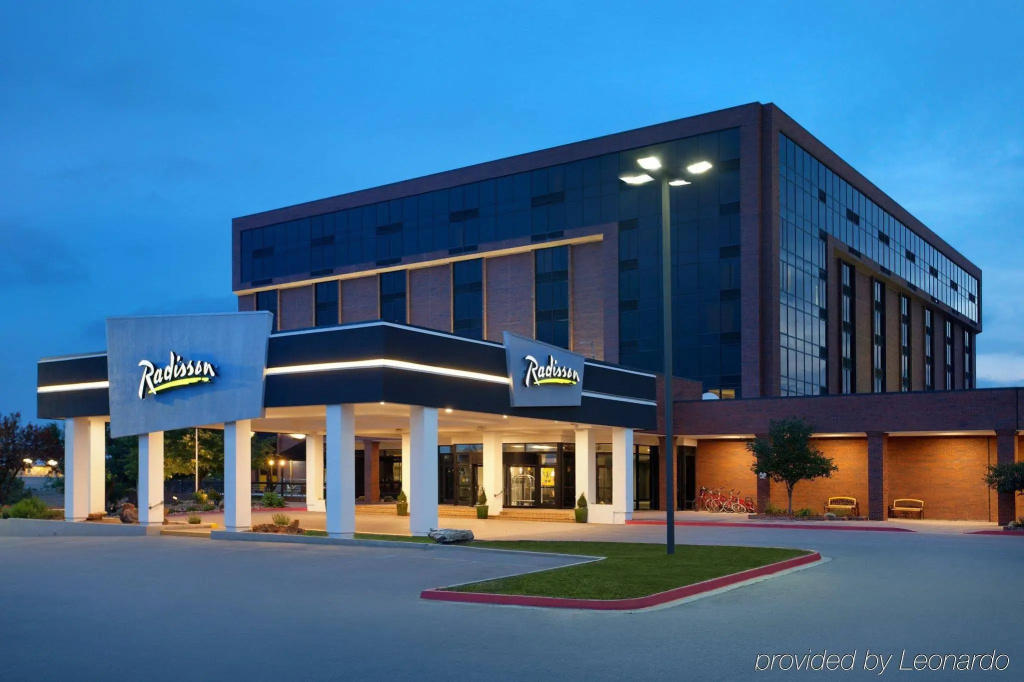 photo 1 of Radisson Hotel Denver - Aurora