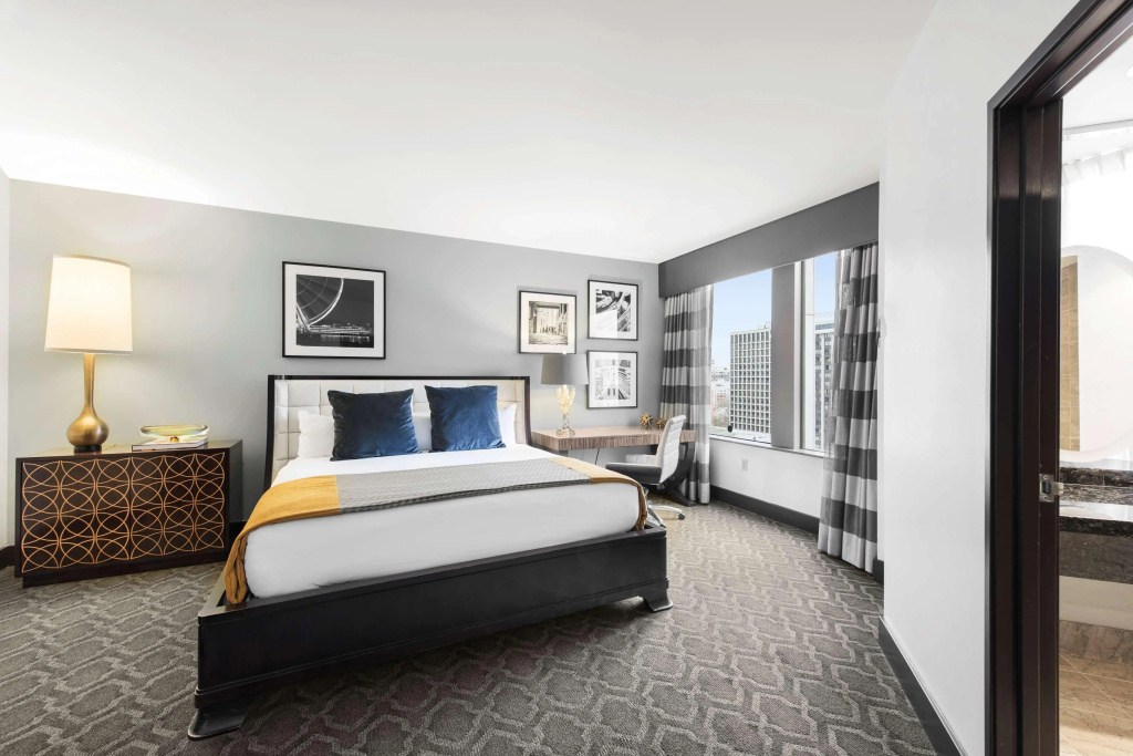 photo 1 of Hilton Motif Seattle