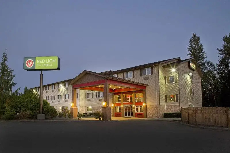 photo 1 of Red Lion Inn & Suites Kent Seattle Area