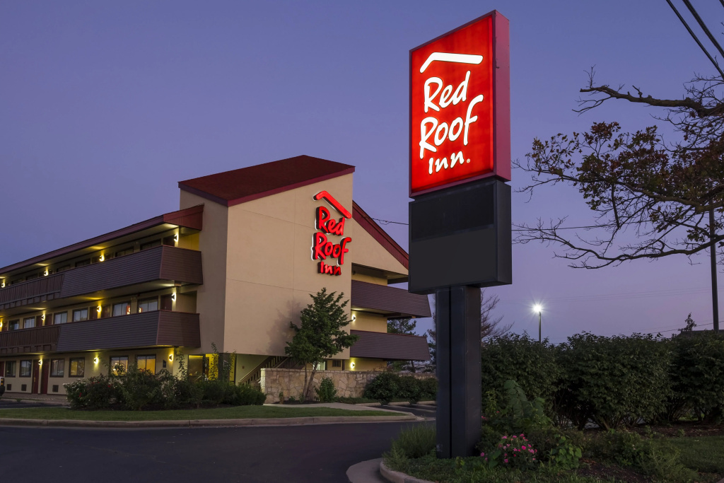 photo 1 of Red Roof Inn Cincinnati - Sharonville