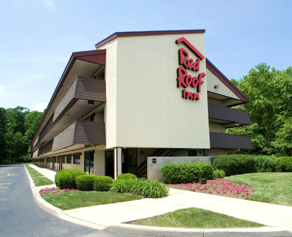 photo 1 of Red Roof Inn Albany Airport