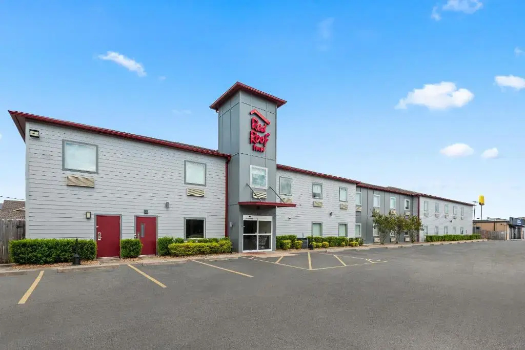 photo 1 of Red Roof Inn Baton Rouge