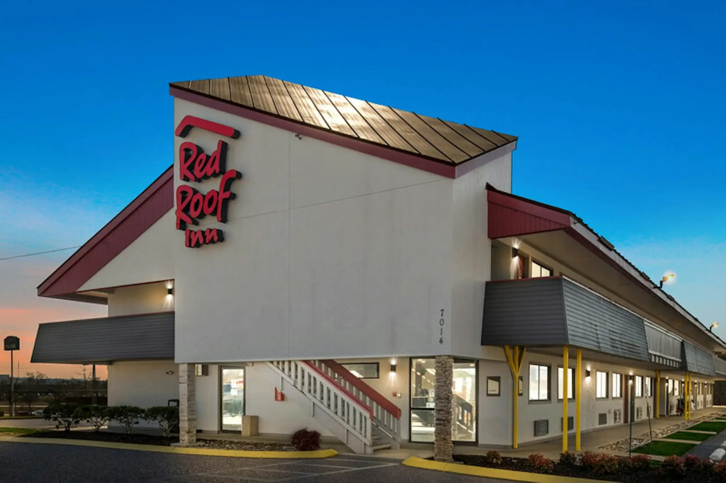 photo 1 of Red Roof Inn Chattanooga - Hamilton Place
