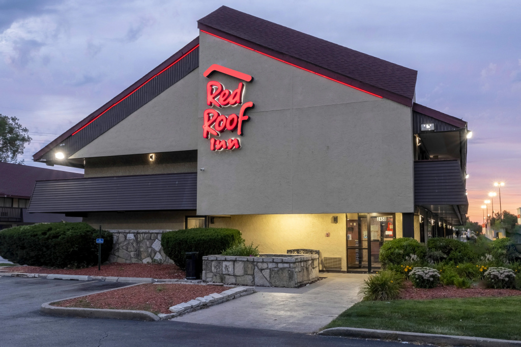 photo 1 of Red Roof Inn Chicago - Lansing