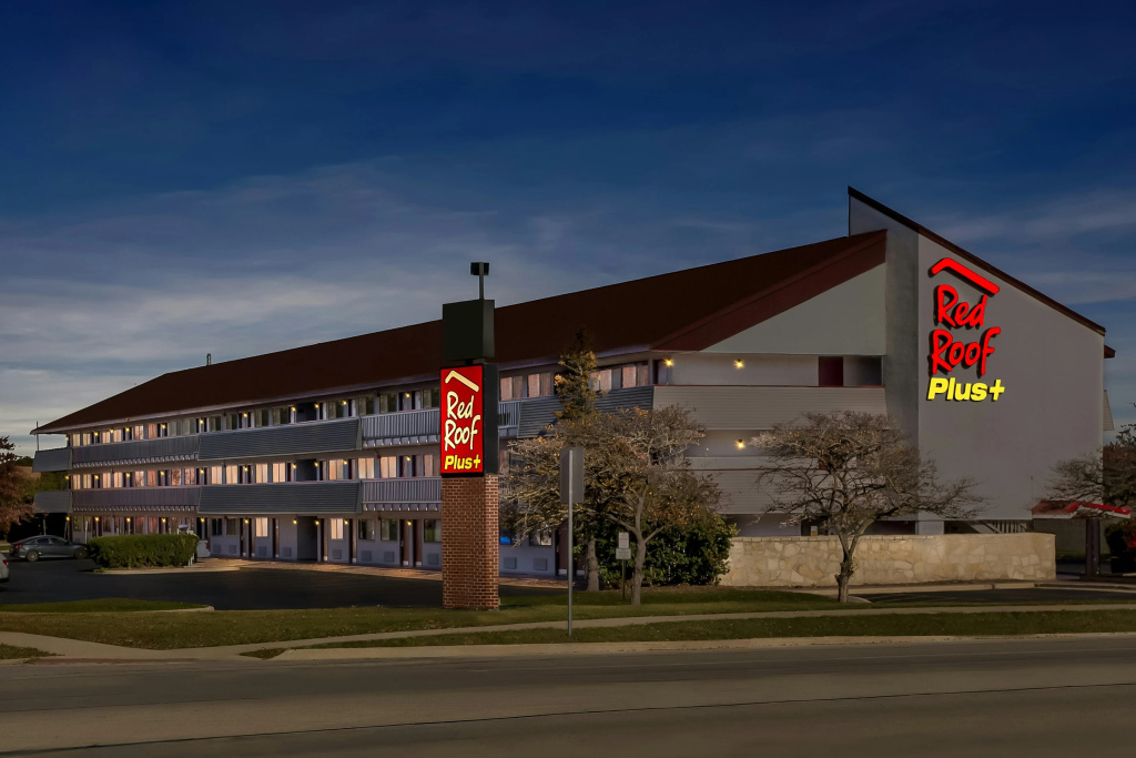 photo 1 of Red Roof Inn PLUS+ Chicago - Hoffman Estates