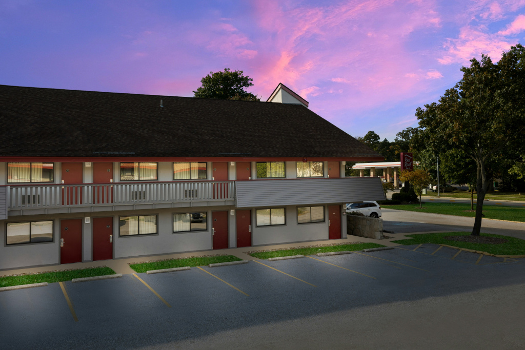 photo 1 of Red Roof Inn Cleveland - Westlake
