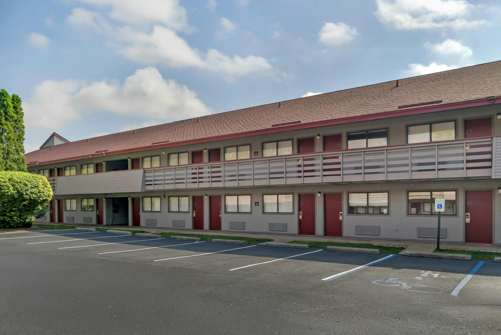 photo 1 of Red Roof Inn Detroit-Rochester Hills/Auburn Hills