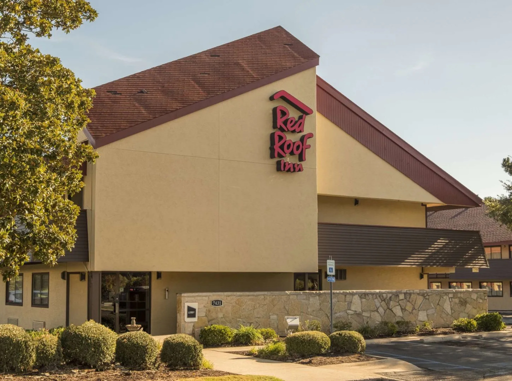 photo 1 of Red Roof Inn Detroit - Royal Oak/ Madison Heights