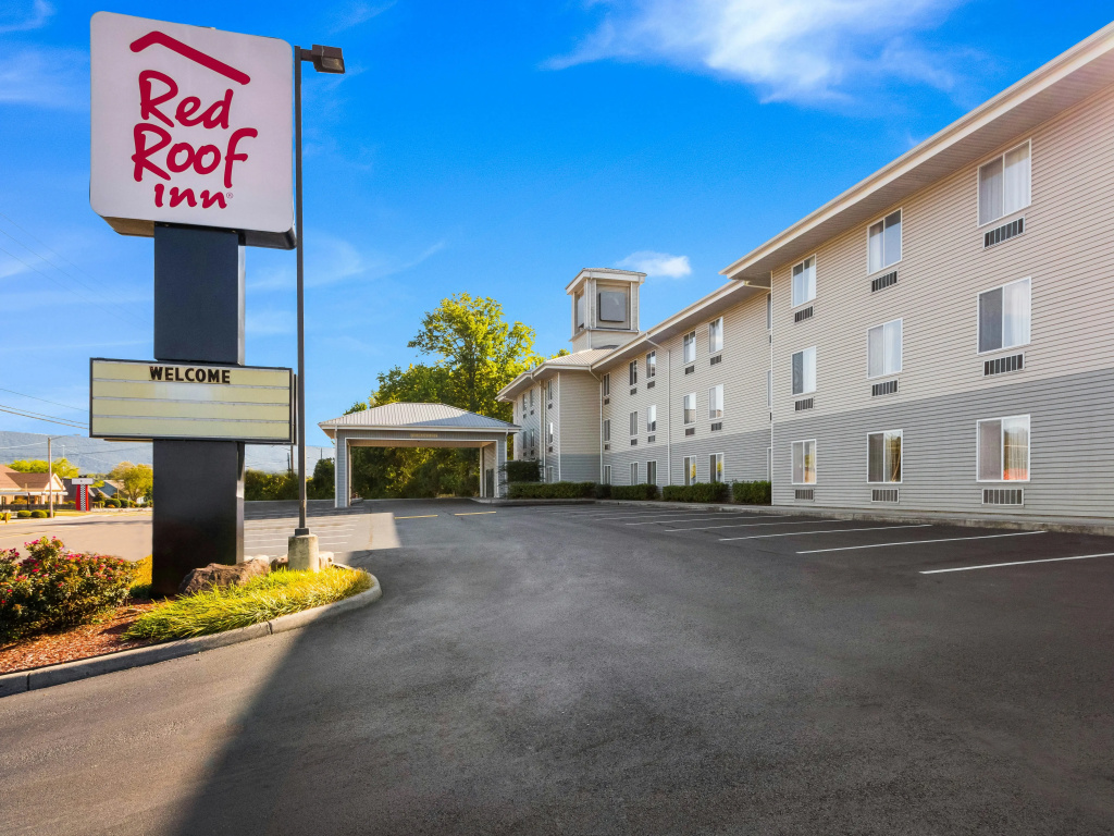 photo 1 of Red Roof Inn Etowah - Athens, TN
