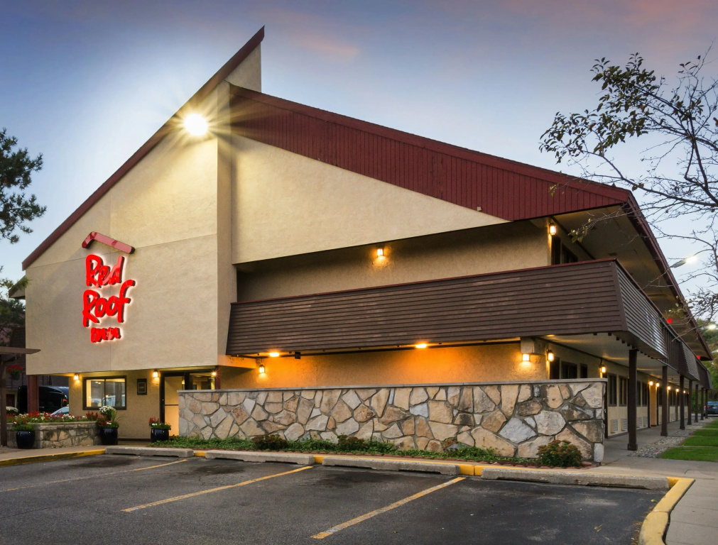 photo 1 of Red Roof Inn Grand Rapids Airport
