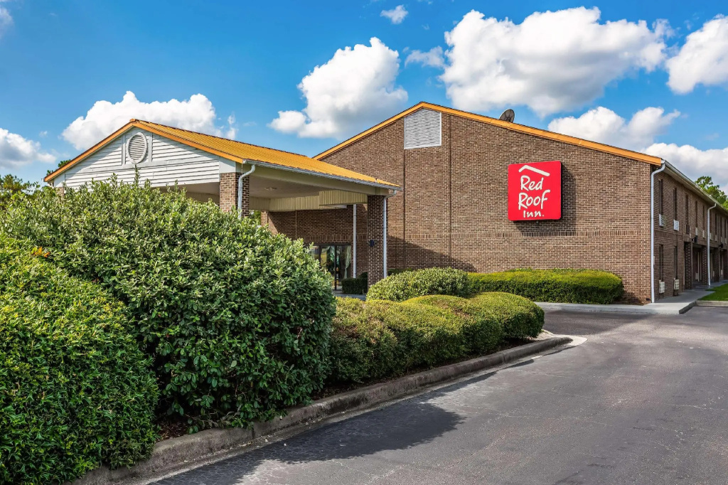 photo 1 of Red Roof Inn Hardeeville