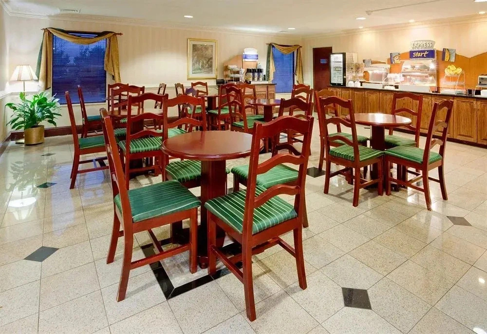 photo 1 of Red Roof Inn Henderson