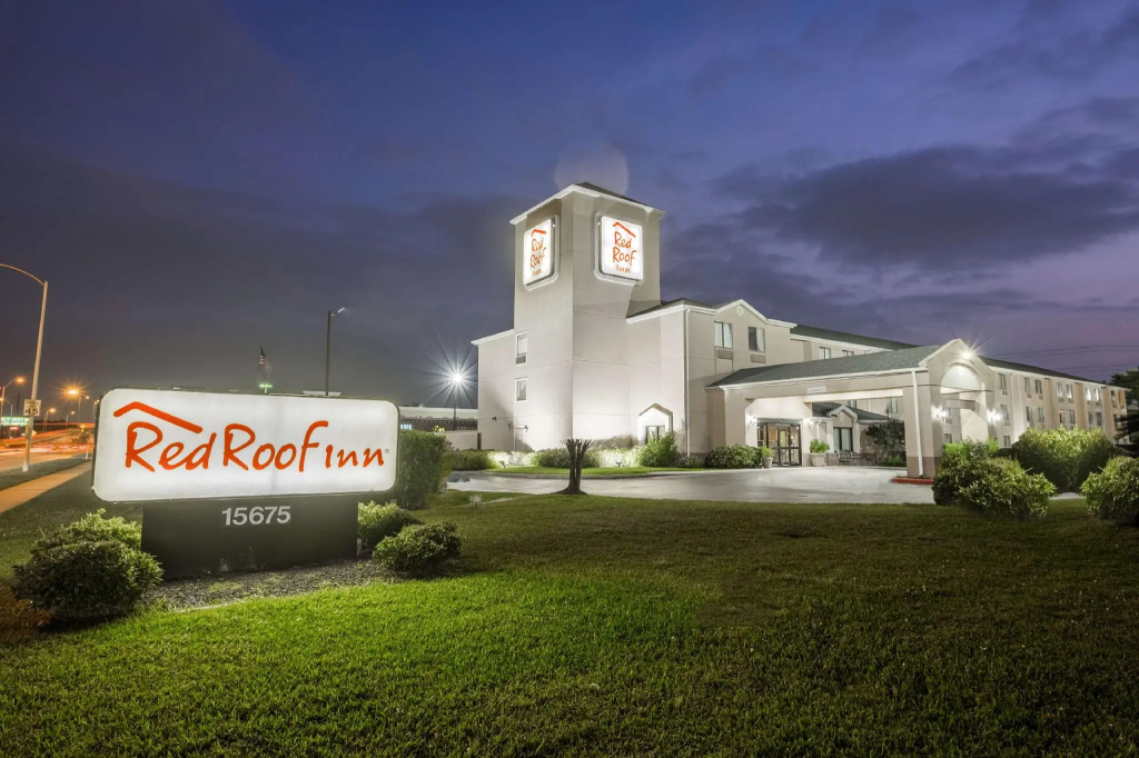 photo 1 of GreenTree Inn Houston IAH Airport