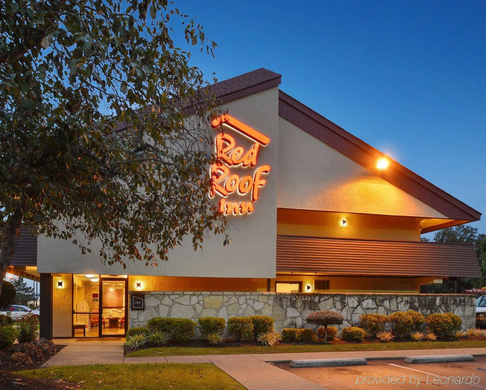 photo 1 of Red Roof Inn Huntington