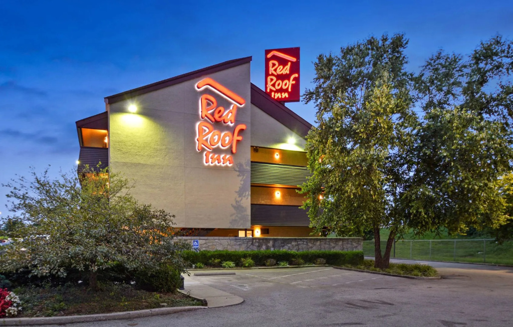 photo 1 of Red Roof Inn Louisville Expo Airport