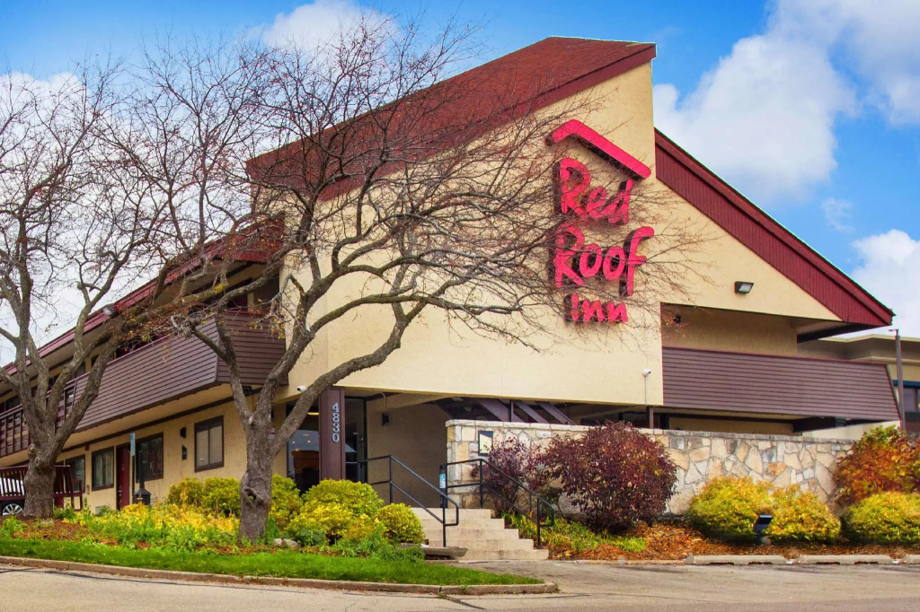 photo 1 of Red Roof Inn Madison, WI