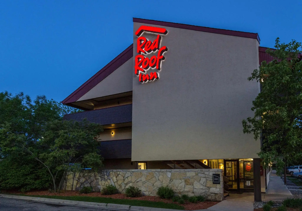 photo 1 of Red Roof Inn Minneapolis - Plymouth