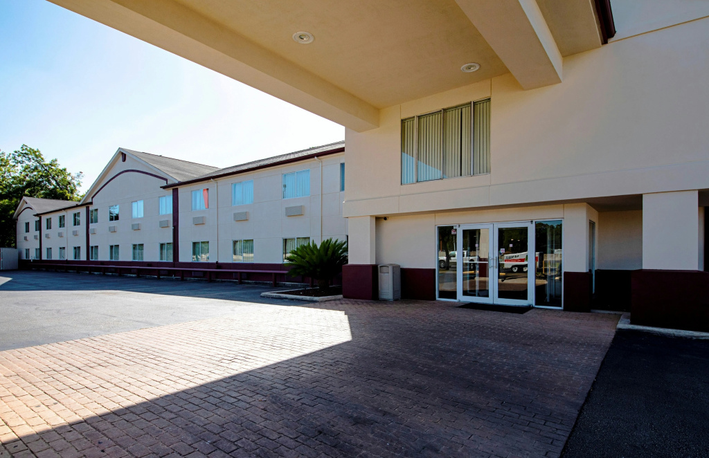 photo 1 of Red Roof Inn San Marcos