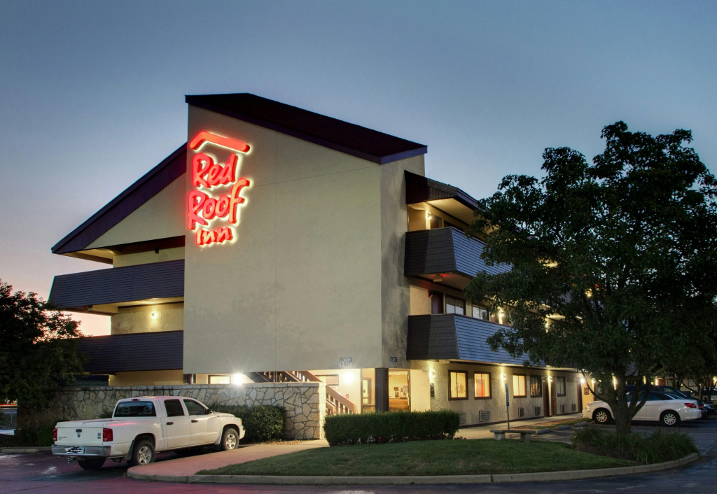 photo 1 of Red Roof Inn St Louis - Westport/ Maryland Heights