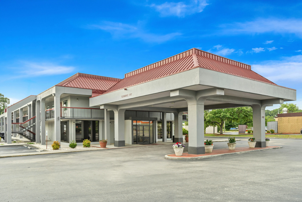 photo 1 of Red Roof Inn Wilmington, NC